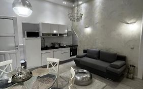 White Luxury Apartment