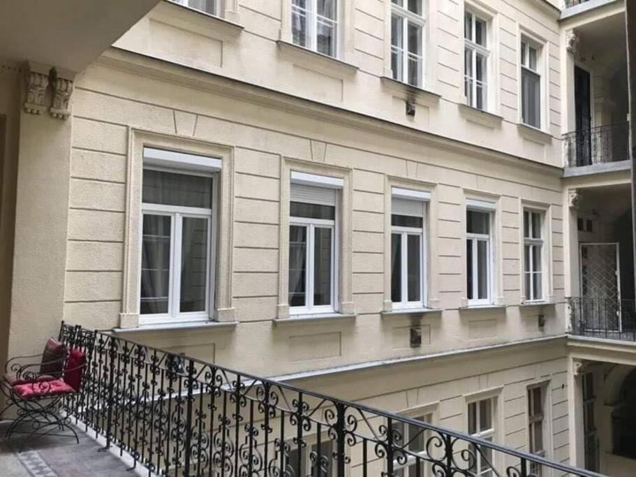 White Luxury Apartment Budapeszt Zewnętrze zdjęcie