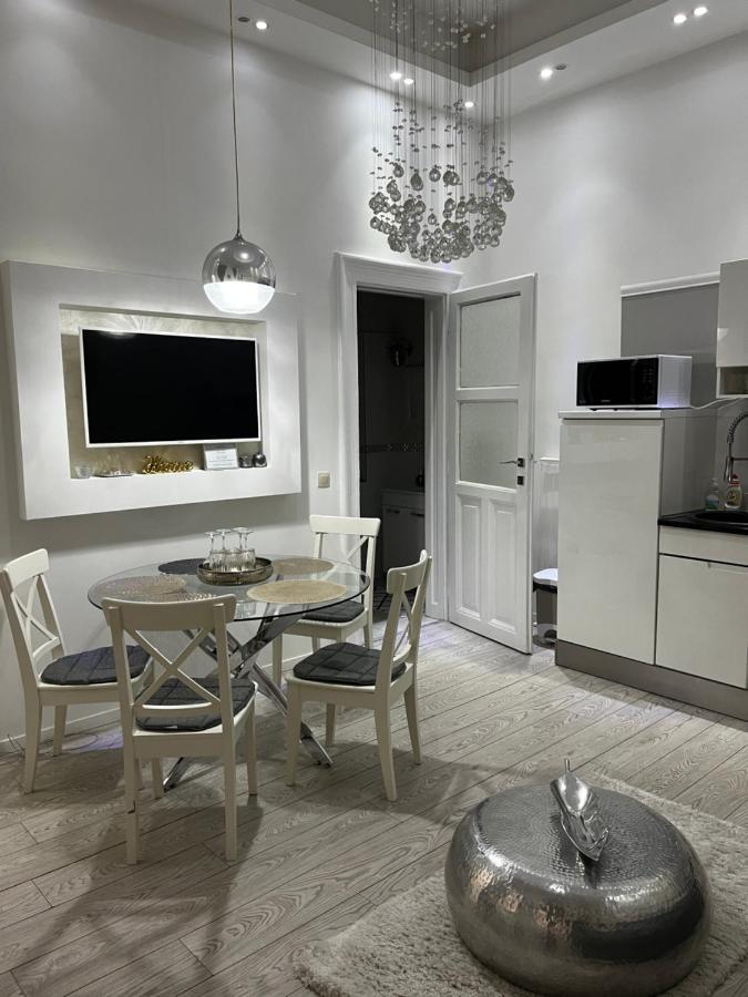 White Luxury Apartment Budapeszt Zewnętrze zdjęcie